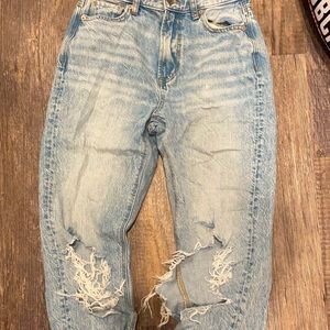 american eagle light wash ripped mom jean